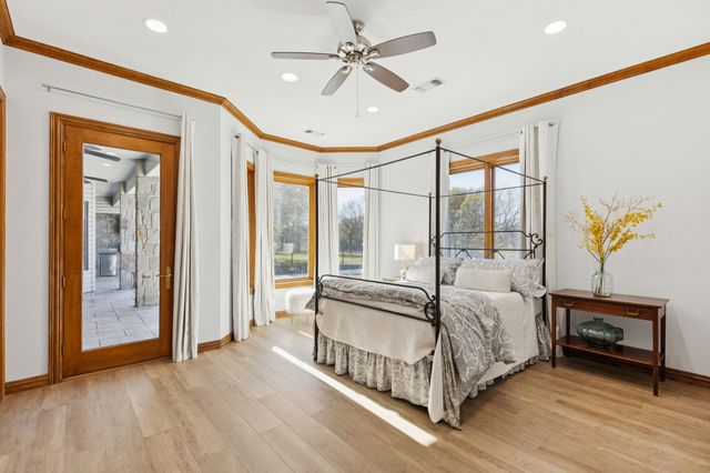 362 Woodland Hills Drive, Sherman, TX 75092