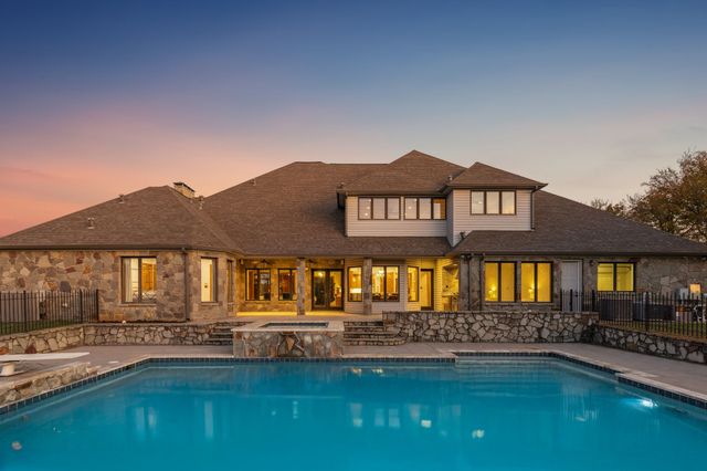 362 Woodland Hills Drive, Sherman, TX 75092