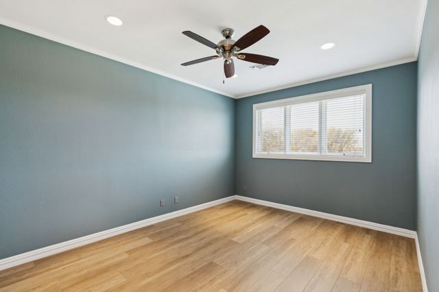 362 Woodland Hills Drive, Sherman, TX 75092