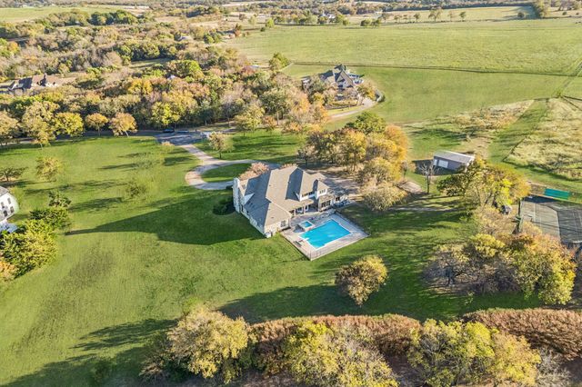 362 Woodland Hills Drive, Sherman, TX 75092