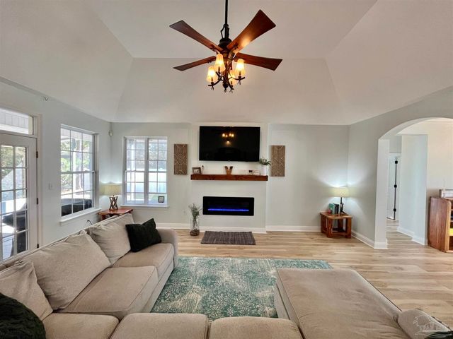 3470 Navigator Ave, Pensacola, FL 32506