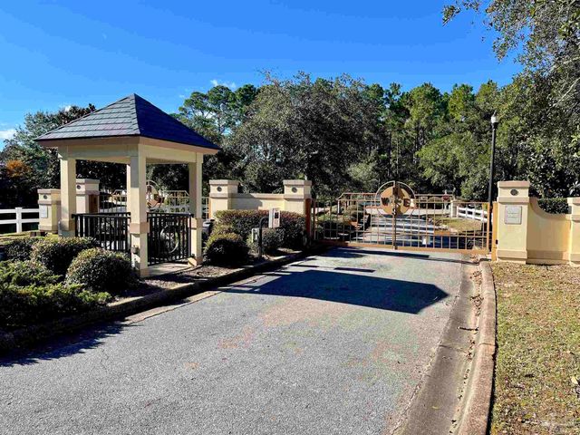 3470 Navigator Ave, Pensacola, FL 32506