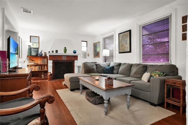 512 SW 21st Ave, Miami, FL 33135