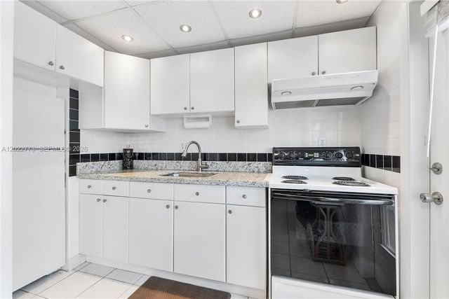 3133 S Ocean Dr 318, Hallandale Beach, FL 33009