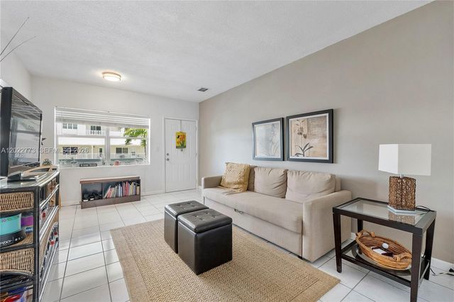 3133 S Ocean Dr 318, Hallandale Beach, FL 33009