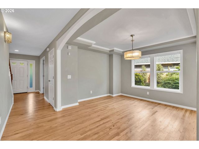 13179 GAFFNEY Ln, Oregon City, OR 97045