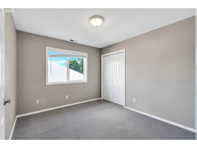 13179 GAFFNEY Ln, Oregon City, OR 97045