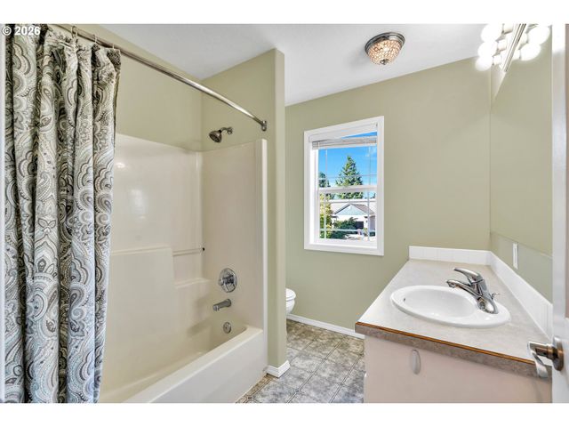 13179 GAFFNEY Ln, Oregon City, OR 97045