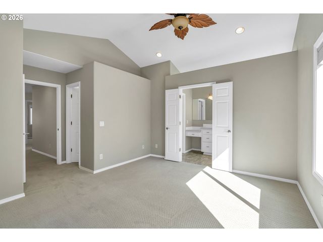 13179 GAFFNEY Ln, Oregon City, OR 97045