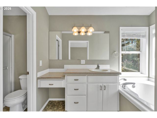 13179 GAFFNEY Ln, Oregon City, OR 97045