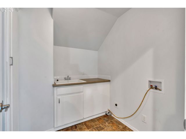 13179 GAFFNEY Ln, Oregon City, OR 97045