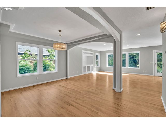13179 GAFFNEY Ln, Oregon City, OR 97045