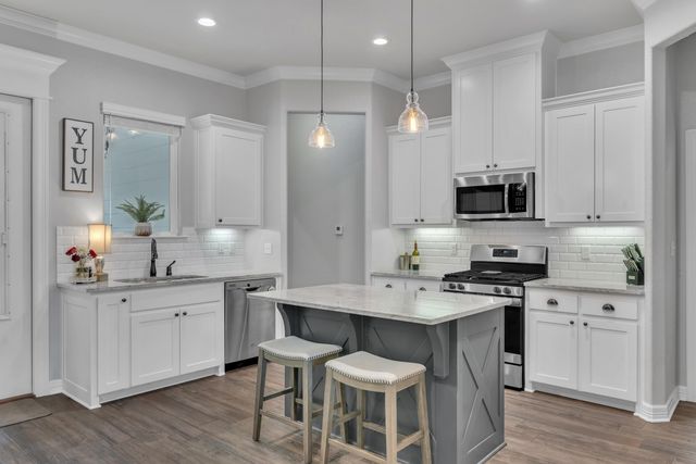 106 Ball Park Dr, Hallsville, TX 75650