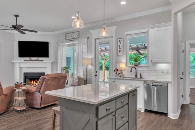106 Ball Park Dr, Hallsville, TX 75650