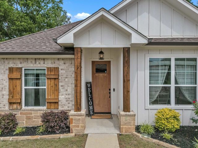 106 Ball Park Dr, Hallsville, TX 75650
