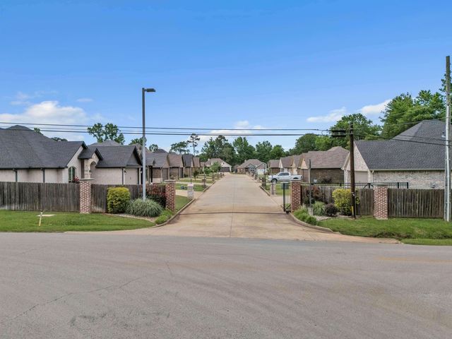 106 Ball Park Dr, Hallsville, TX 75650