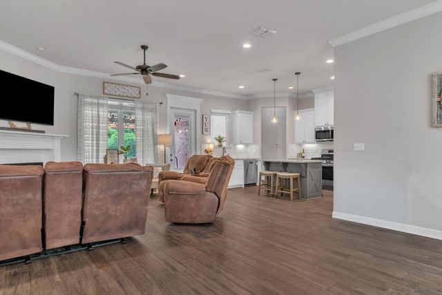 106 Ball Park Dr, Hallsville, TX 75650
