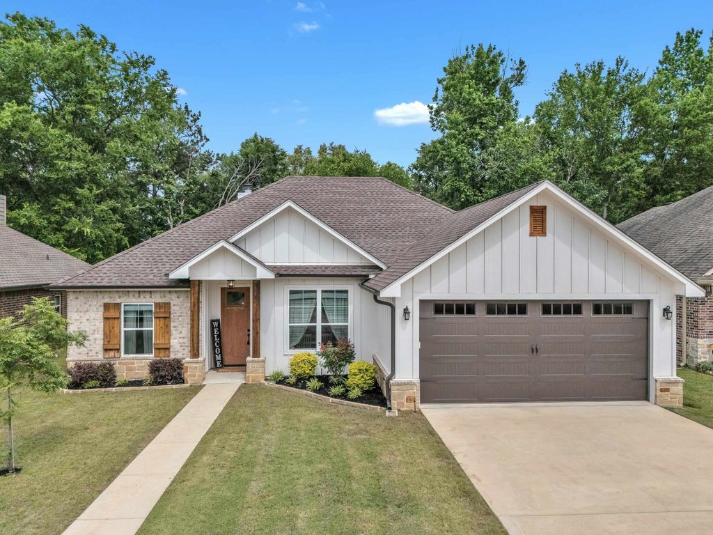 106 Ball Park Dr, Hallsville, TX 75650