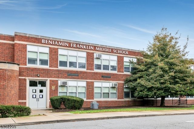 330 Vesta Ct, Ridgewood Village, NJ 07450