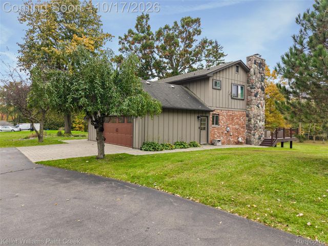 21140 Harrington Street, Clinton Charter Township, MI 48036
