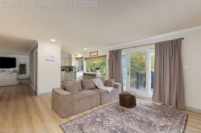 21140 Harrington Street, Clinton Charter Township, MI 48036