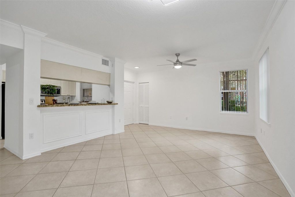 6584 W Sample Road 6584, Coral Springs, FL 33067