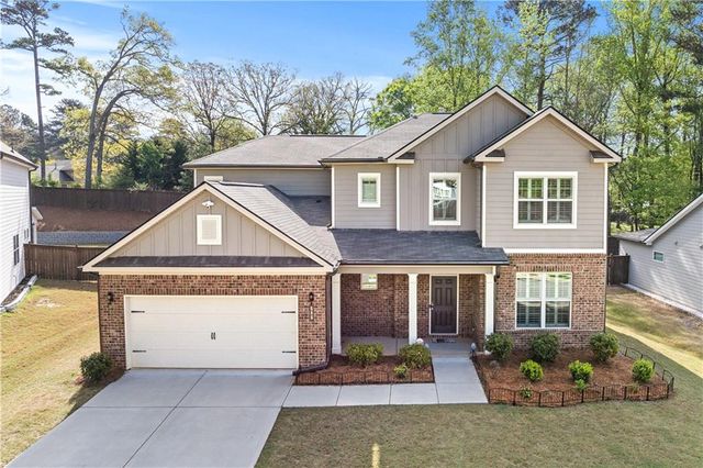 585 Briard Drive, Sugar Hill, GA 30518