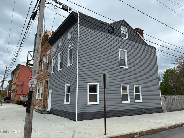 68 Bassett Street, Albany, NY 12202