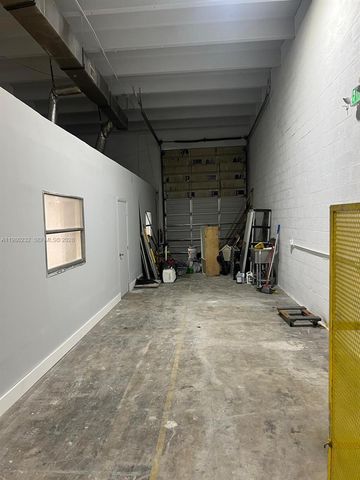 8416 NW 61st St 4, Miami, FL 33166