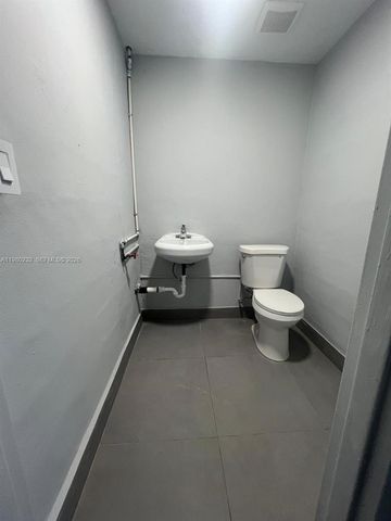 8416 NW 61st St 4, Miami, FL 33166