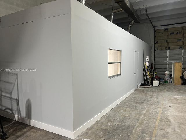 8416 NW 61st St 4, Miami, FL 33166