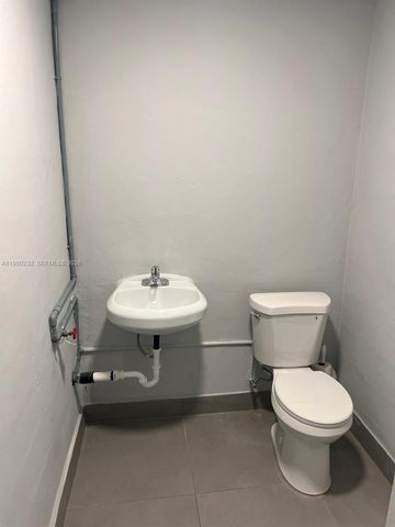 8416 NW 61st St 4, Miami, FL 33166