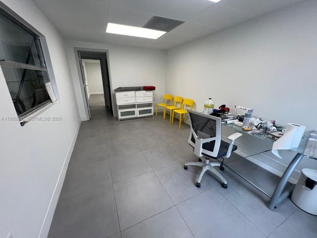 8416 NW 61st St 4, Miami, FL 33166