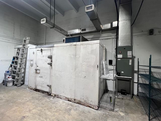 8416 NW 61st St 4, Miami, FL 33166