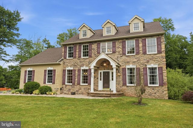 2027 OAK AVE, Jamison, PA 18929
