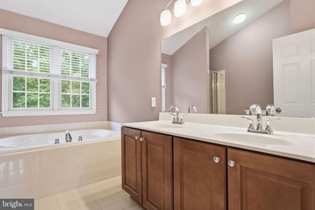 2027 OAK AVE, Jamison, PA 18929