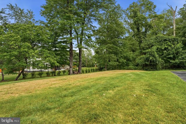 2027 OAK AVE, Jamison, PA 18929