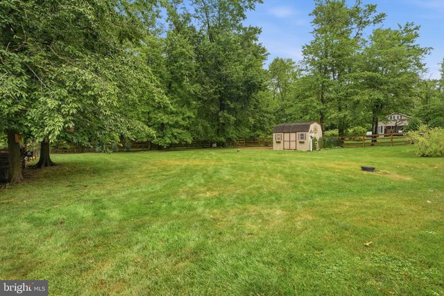 2027 OAK AVE, Jamison, PA 18929