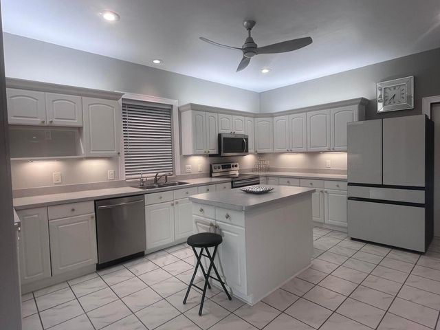1061 Bimini Lane, West Palm Beach, FL 33404