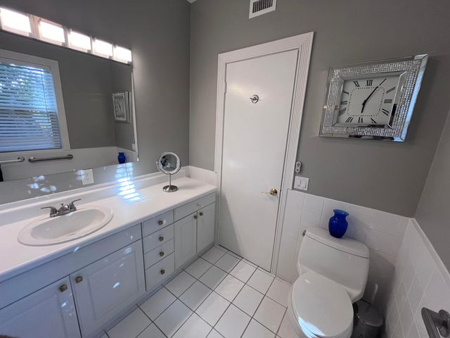 1061 Bimini Lane, West Palm Beach, FL 33404
