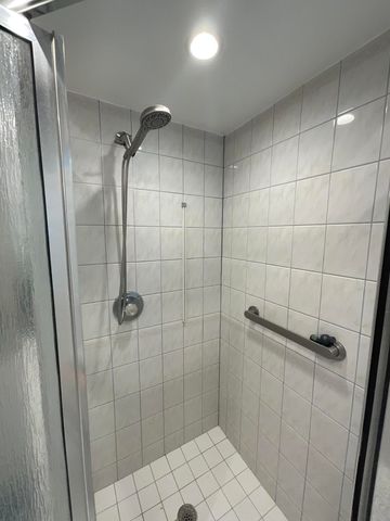 1061 Bimini Lane, West Palm Beach, FL 33404