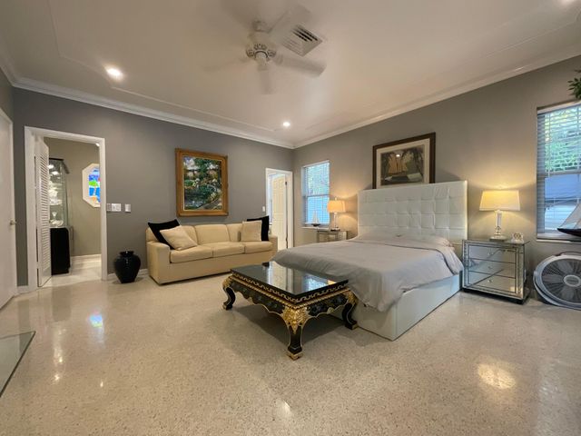 1061 Bimini Lane, West Palm Beach, FL 33404