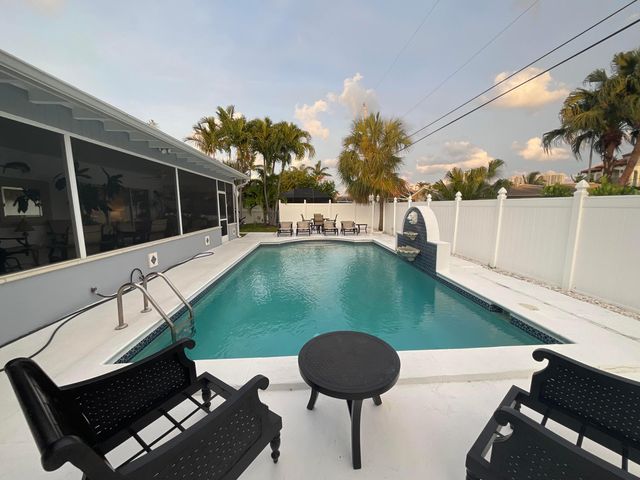 1061 Bimini Lane, West Palm Beach, FL 33404
