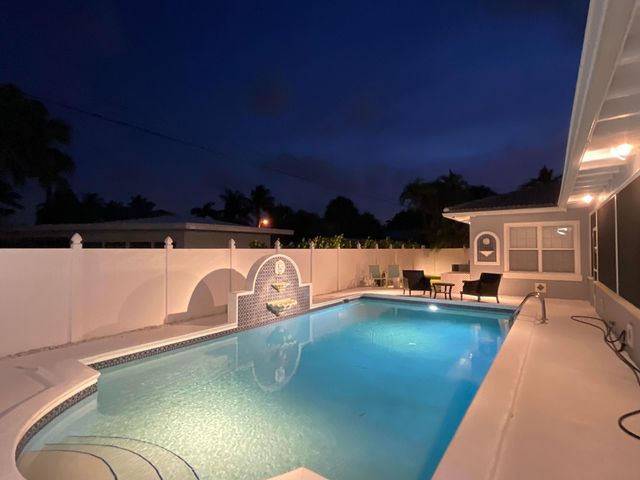 1061 Bimini Lane, West Palm Beach, FL 33404