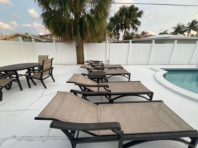 1061 Bimini Lane, West Palm Beach, FL 33404