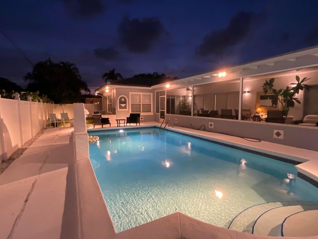 1061 Bimini Lane, West Palm Beach, FL 33404