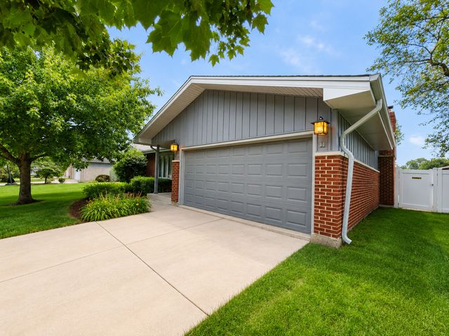 639 Poplar Avenue, Romeoville, IL 60446