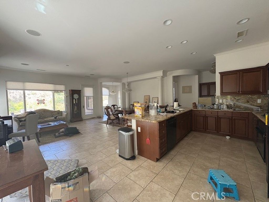 24001 Fawnskin Drive, Corona, CA 92883