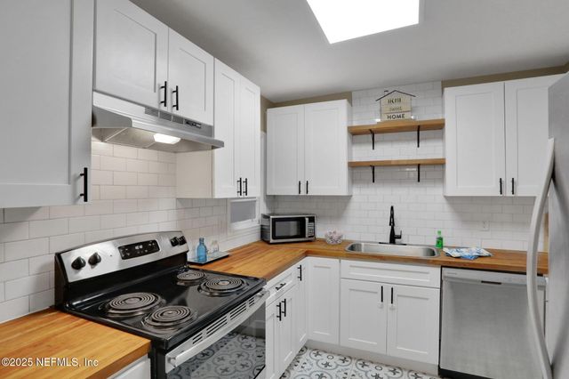 5148 ATTLEBORO Street, Jacksonville, FL 32205