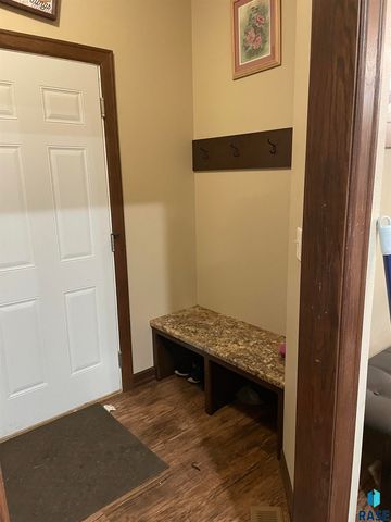 3328 E Broken Arrow St Street, Sioux Falls, SD 57103